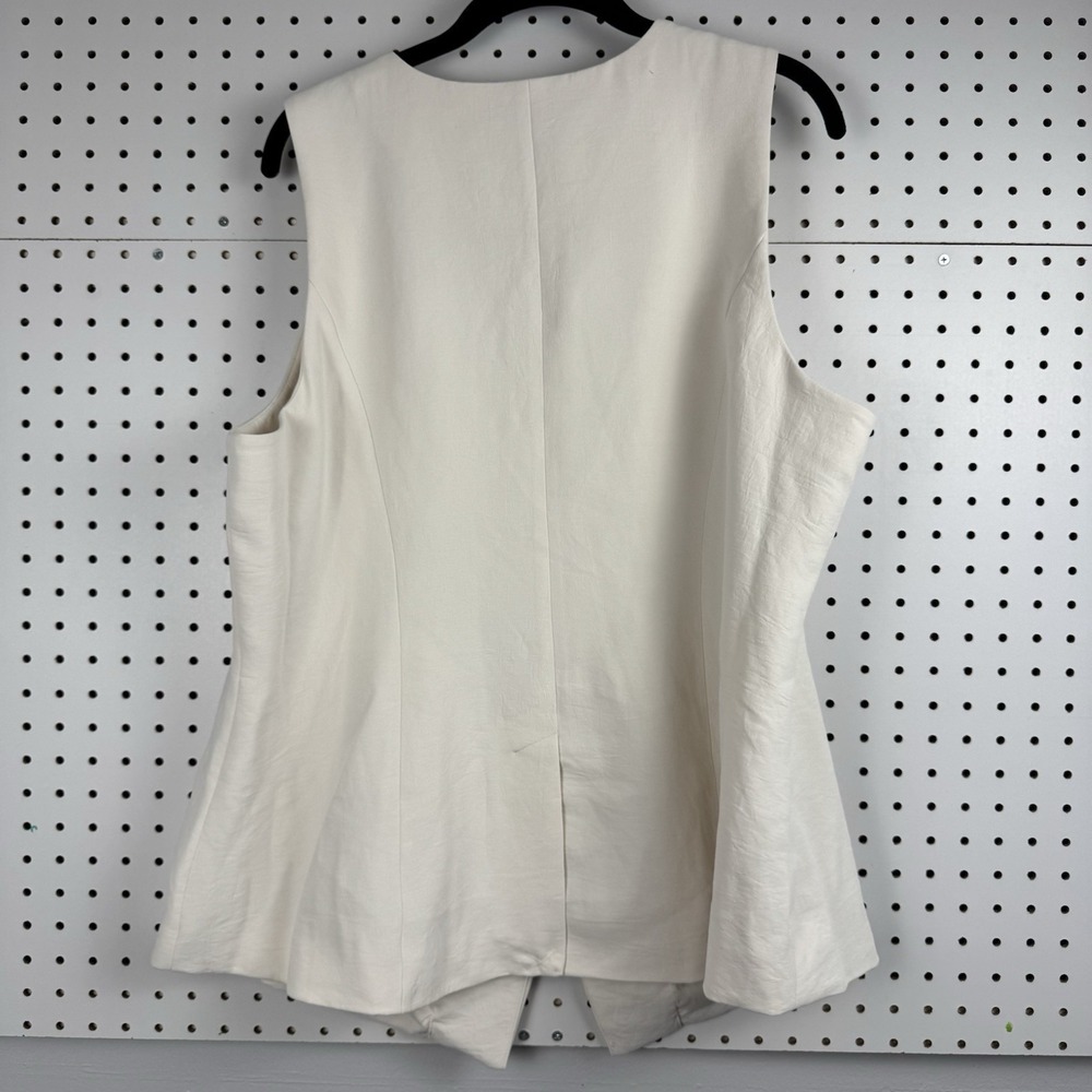 A New Day brand women's tailored vest in white, featured in size XXL. - Picture 4 of 9